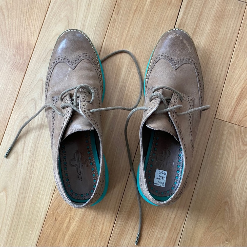 Cole Haan wing tips - size 6